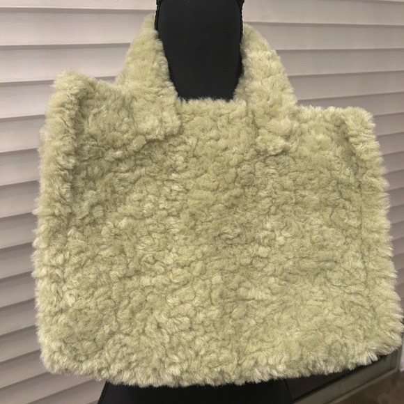 NWOT Urban Outfitters Faux Fur Tote Bag - Green - Picture 2 of 6